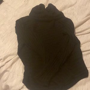 Black semi crop turtleneck sweater